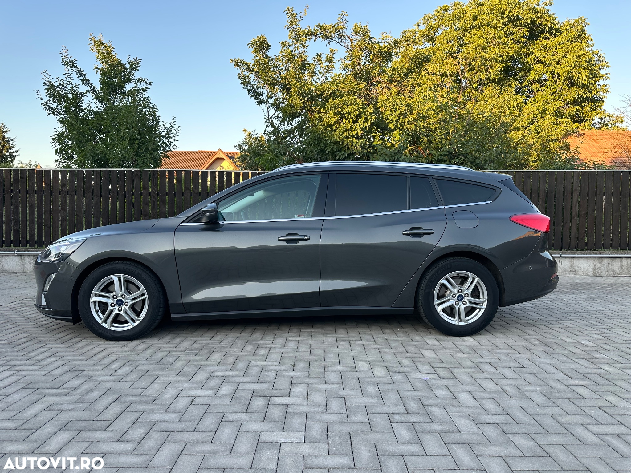 Ford Focus 2.0 EcoBlue Start-Stopp-System TITANIUM - 14