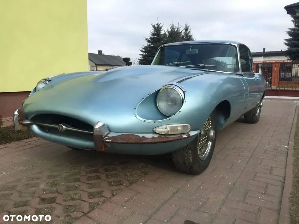 Jaguar E-Type - 2
