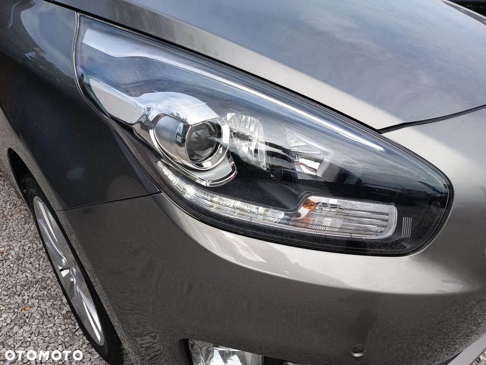 Kia Carens 1.6 GDI Attract - 14