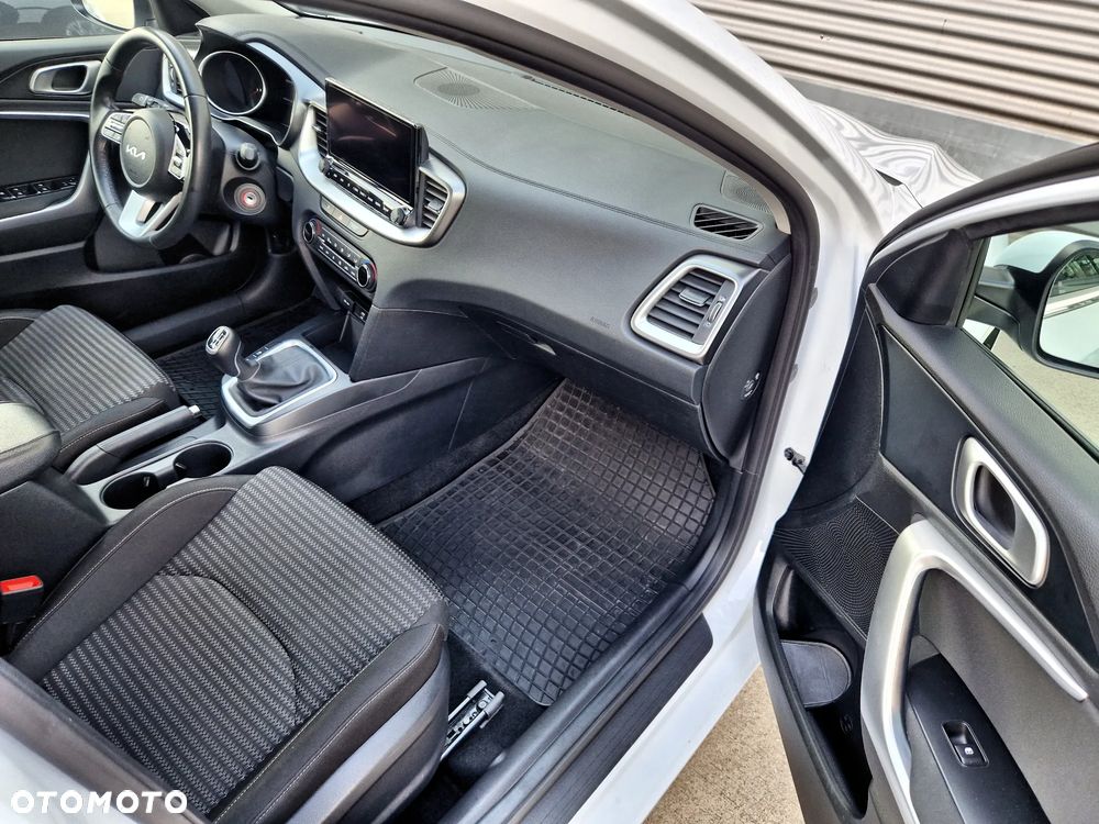 Kia Ceed 1.5 T-GDI M - 20