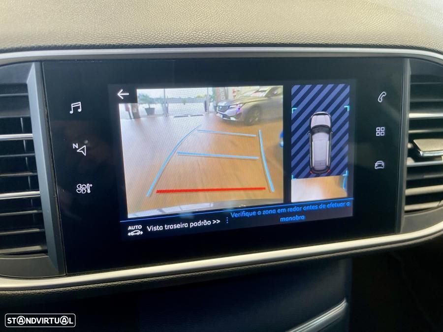 Peugeot 308 SW 1.2 PureTech Allure Pack EAT8 — fotografia 17