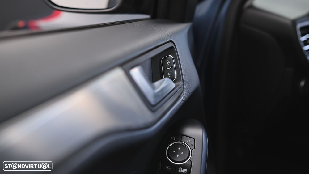 Ford Focus 1.5 TDCi EcoBlue Titanium - 37