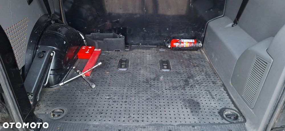 Volkswagen Transporter Kombi L1H1 4Motion - 16