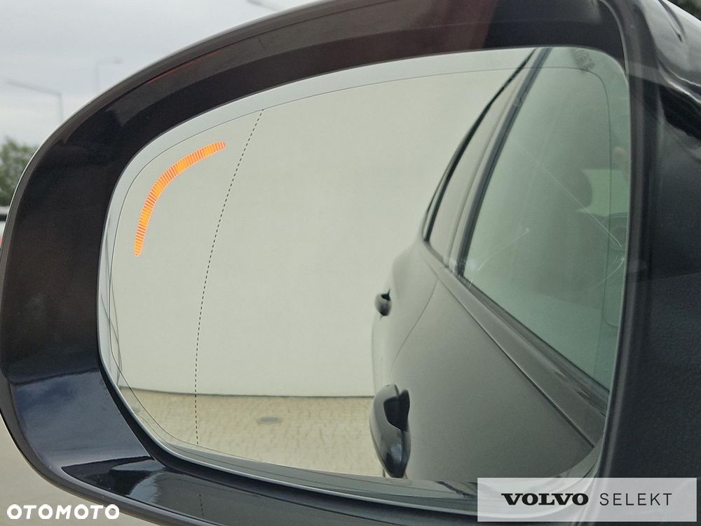 Volvo XC 60 T6 AWD Plug-in Hybrid Plus Dark - 31