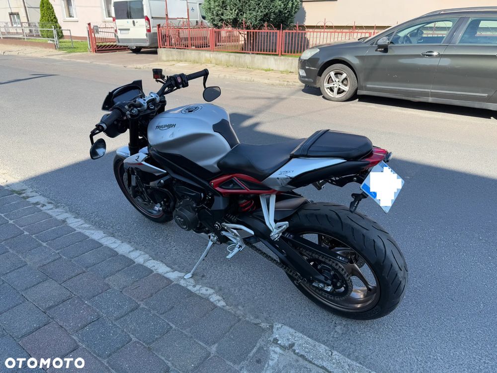 Triumph Street Triple - 7