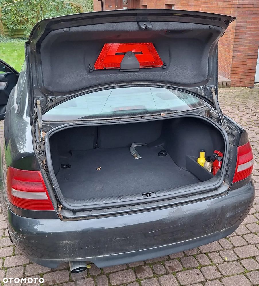 Audi A4 Limousine - 16