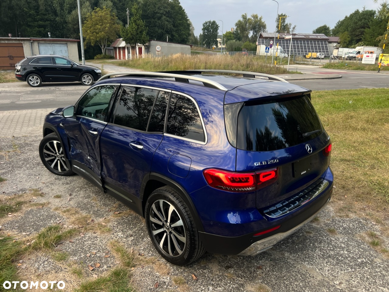 Mercedes-Benz GLB 250 4-Matic 8G-DCT - 9