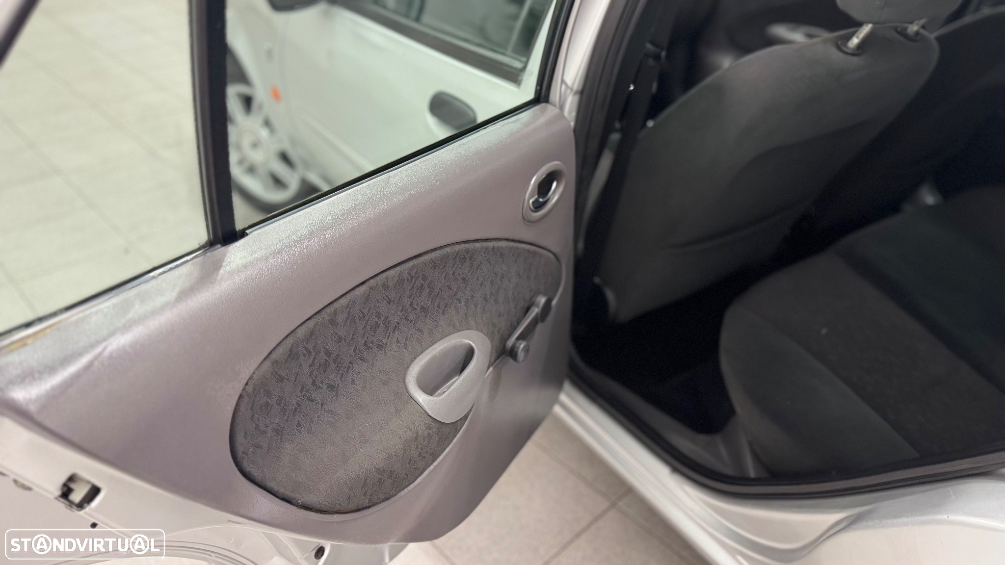 Ford Fiesta 1.25 Ghia - 29