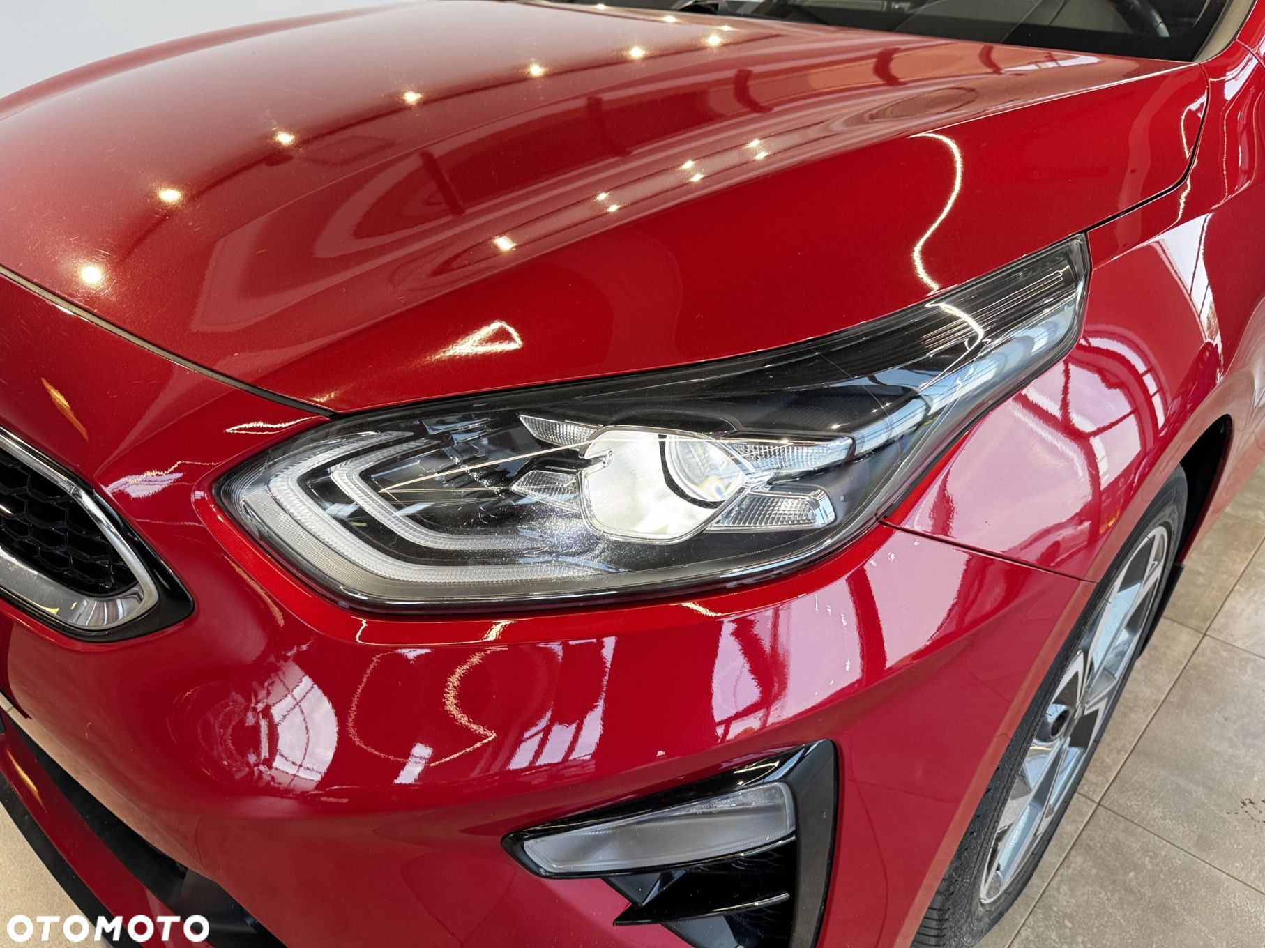 Kia Ceed - 10
