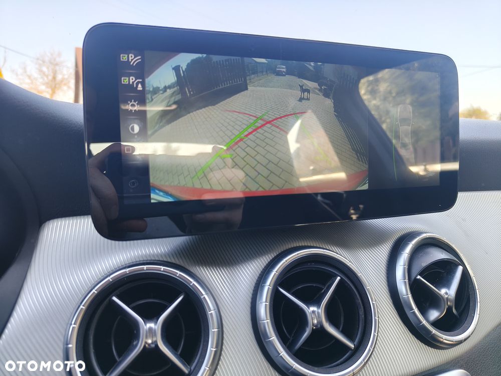 Mercedes-Benz CLA 250 7G-DCT - 17