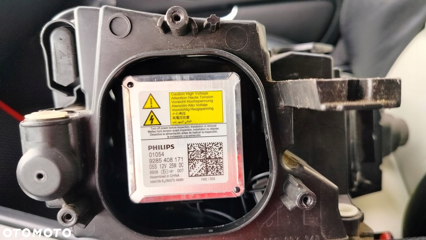 PRZEDNIA LEWA LAMPA AUDI A4 B9 BI-XENON 8W0 - 8