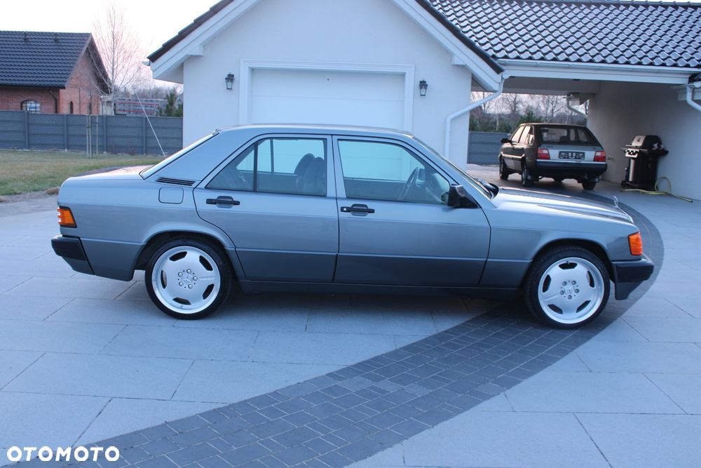 Mercedes-Benz W201 (190) - 7