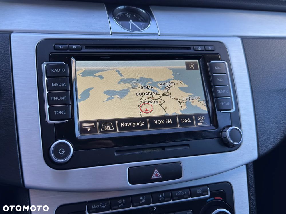 Volkswagen Passat - 20