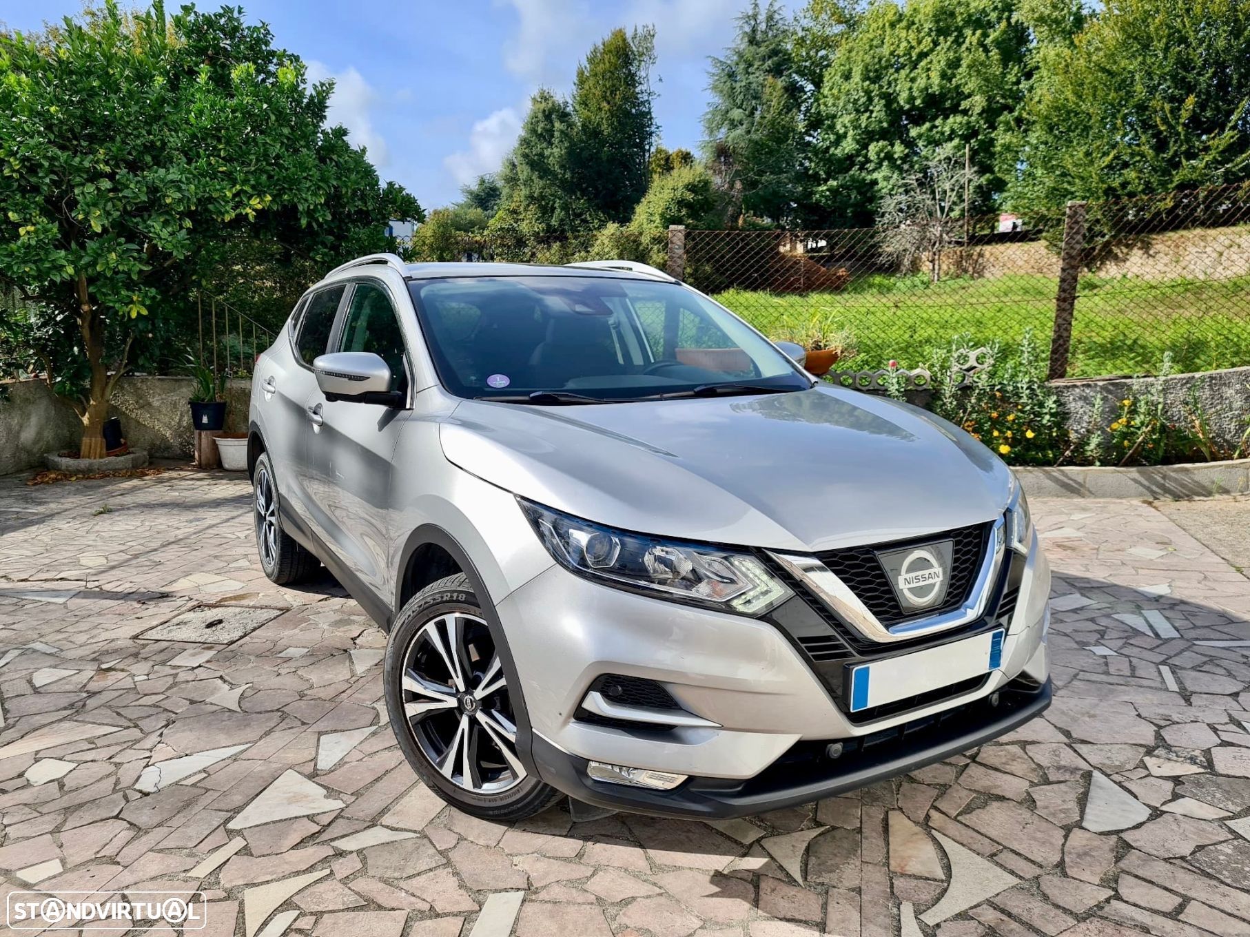Nissan Qashqai 1.2 DIG-T N-Connecta 18 - 1