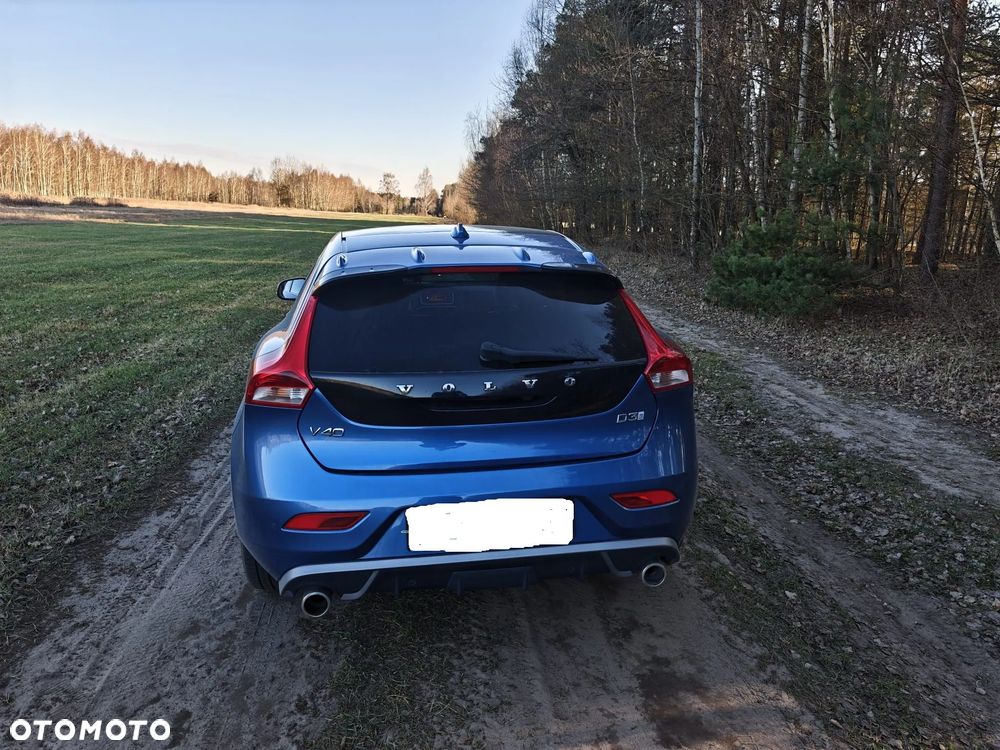 Volvo V40 Cross Country - 10