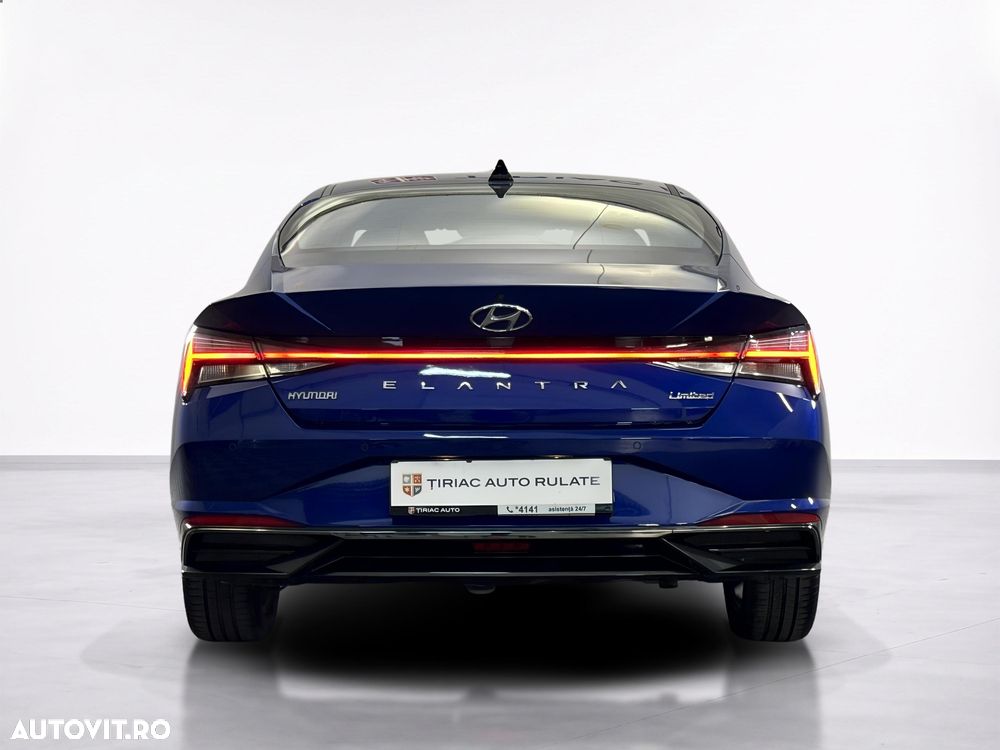 Hyundai Elantra - 5