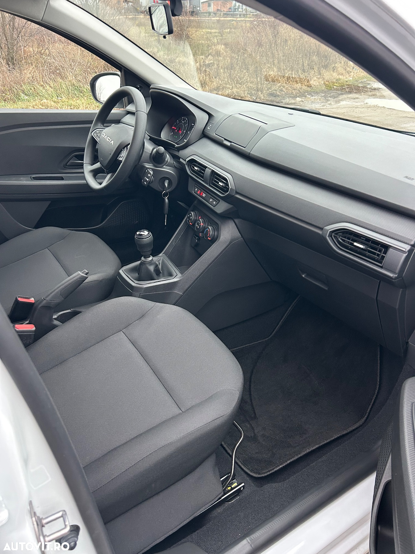 Dacia Sandero TCe 90 Essential - 16