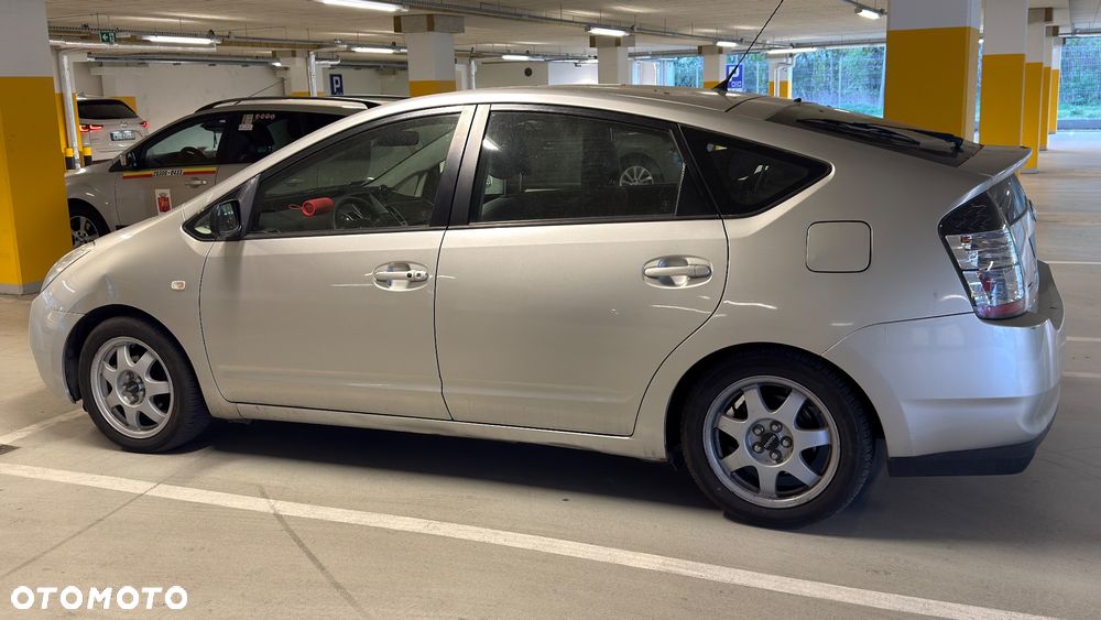 Toyota Prius 1.5 VVT-i Sol - 1