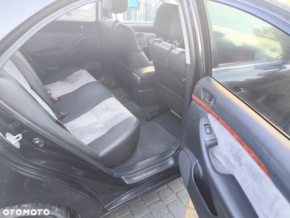 Toyota Avensis 2.0 D-4D Prestige - 12