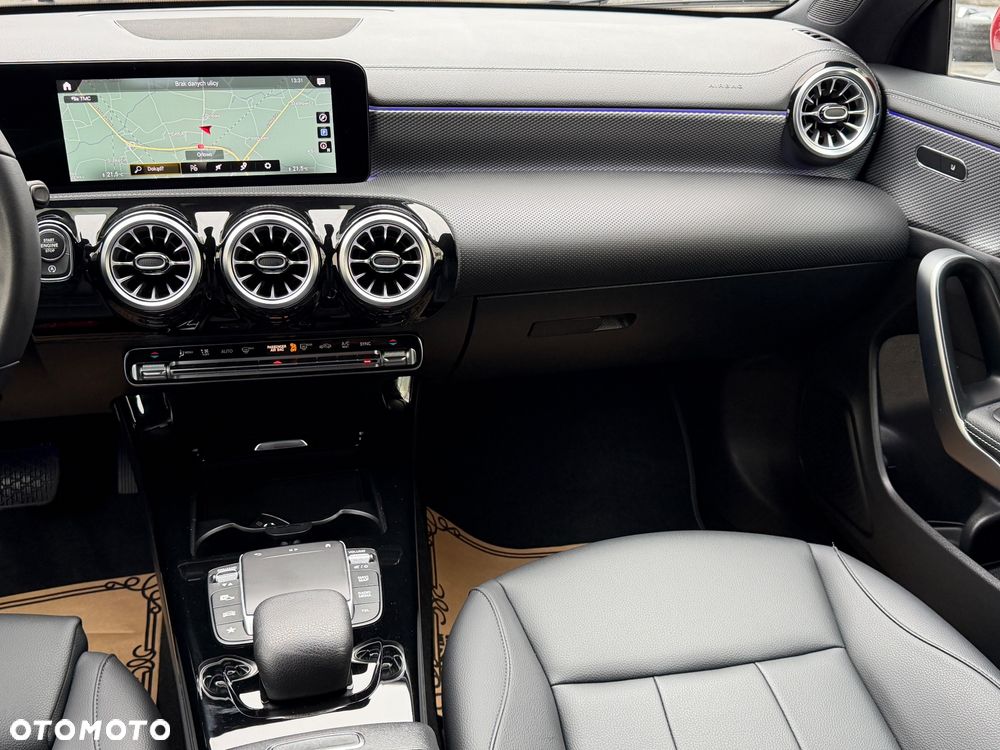 Mercedes-Benz CLA 200 d Progressive 8G-DCT - 9