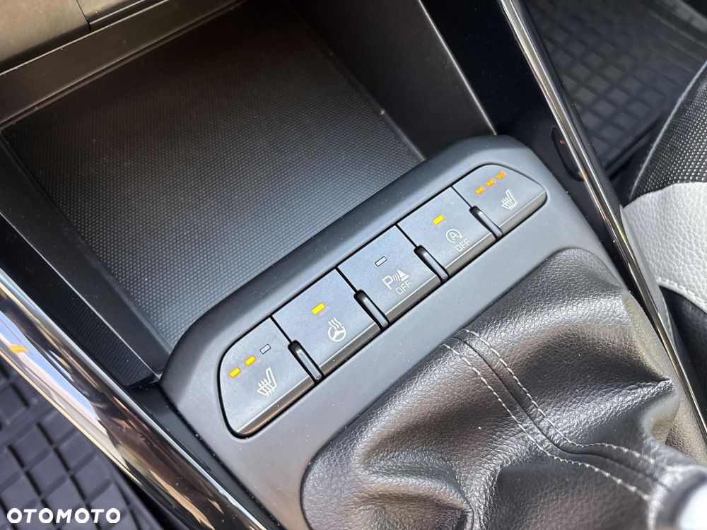 Kia Stonic 1.4 L - 23
