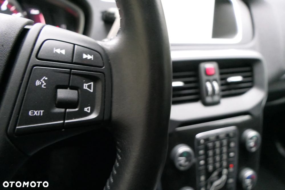 Volvo V40 T2 Drive-E Momentum - 34