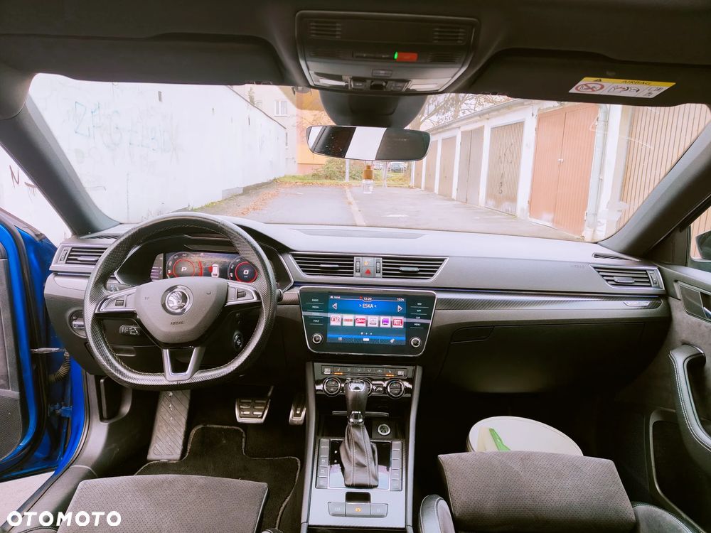 Skoda Superb 2.0 TDI SCR Sportline DSG - 8