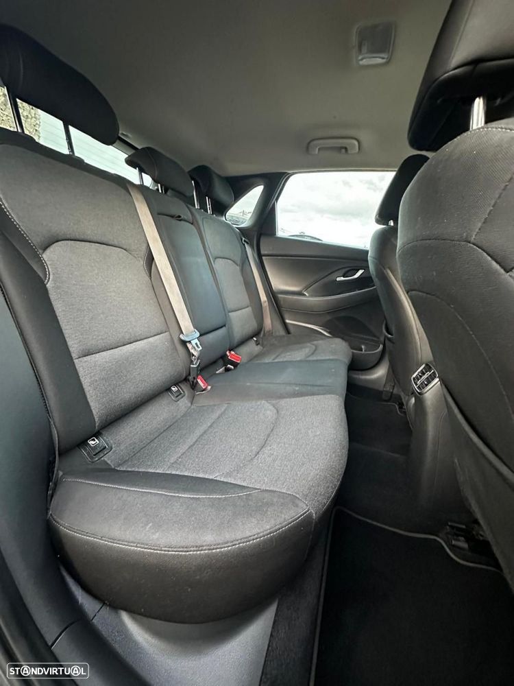 Hyundai i30 1.6 CRDI DCT EDITION 30 - 18