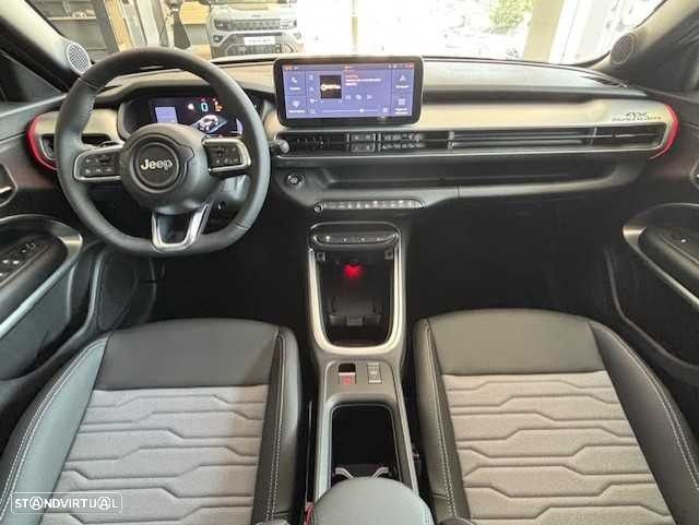 Jeep Avenger 1.2 e-Hybrid Altitude DCT - 18