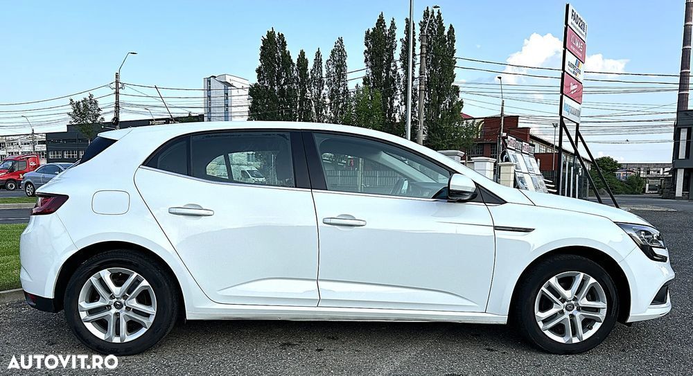 Renault Megane TCe 115 GPF ZEN - 11