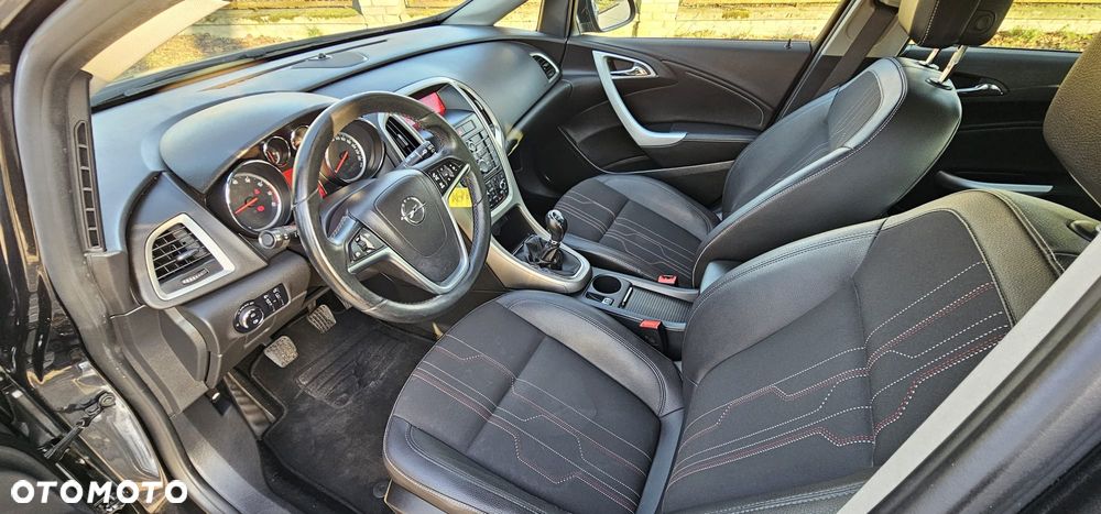 Opel Astra 1.4 Turbo 150 Jahre - 36