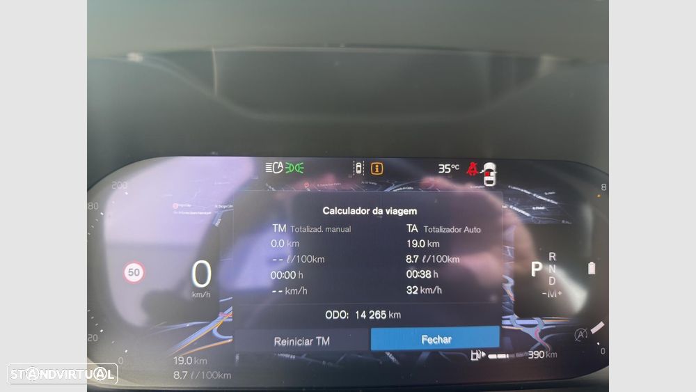 Volvo XC 40 2.0 B3 Plus Dark — fotografia 16