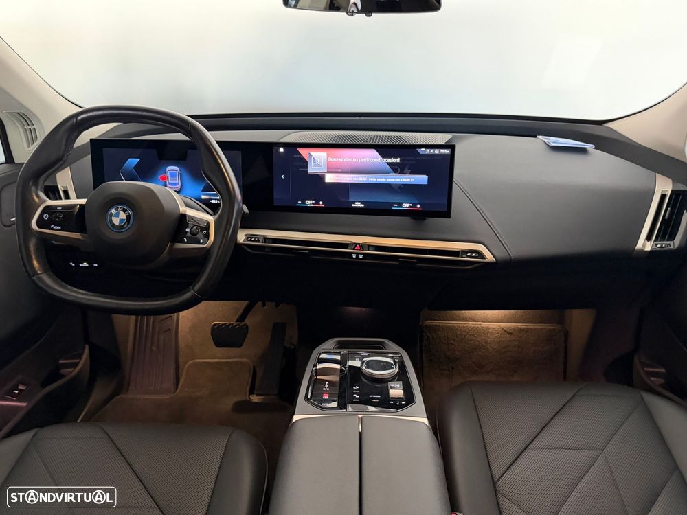 BMW iX xDrive 40 - 18
