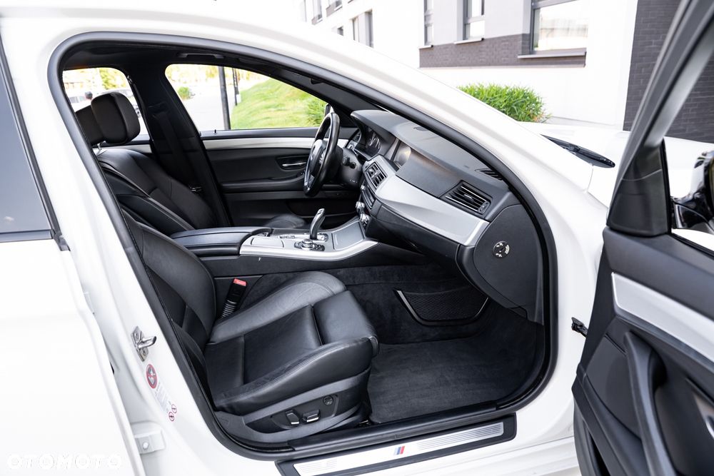 BMW Seria 5 535d Touring Sport-Aut - 25