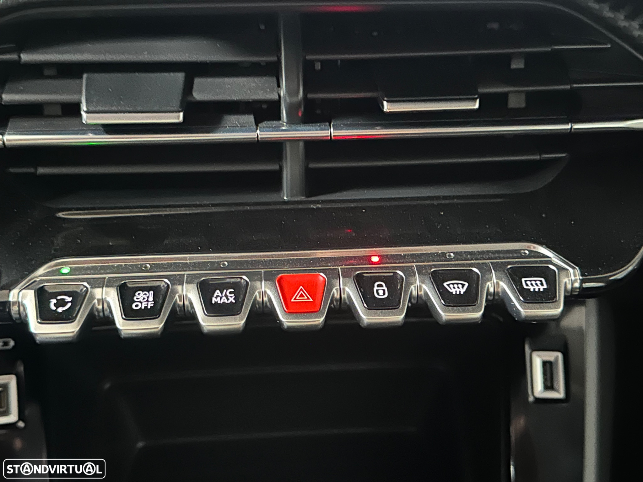 Peugeot 208 1.2 PureTech Active - 12