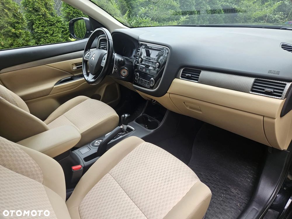 Mitsubishi Outlander - 7
