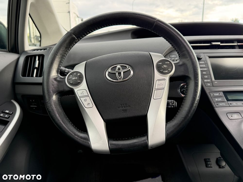Toyota Prius 1.8 HSD Premium - 13