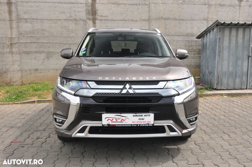 Mitsubishi Outlander PHEV 2.4 L 4X4 Instyle - 10