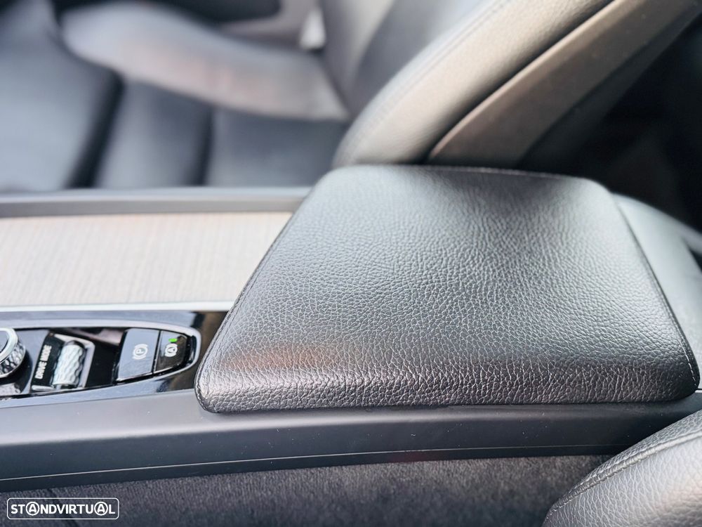 Volvo XC 60 2.0 T8 PHEV Inscription AWD - 35