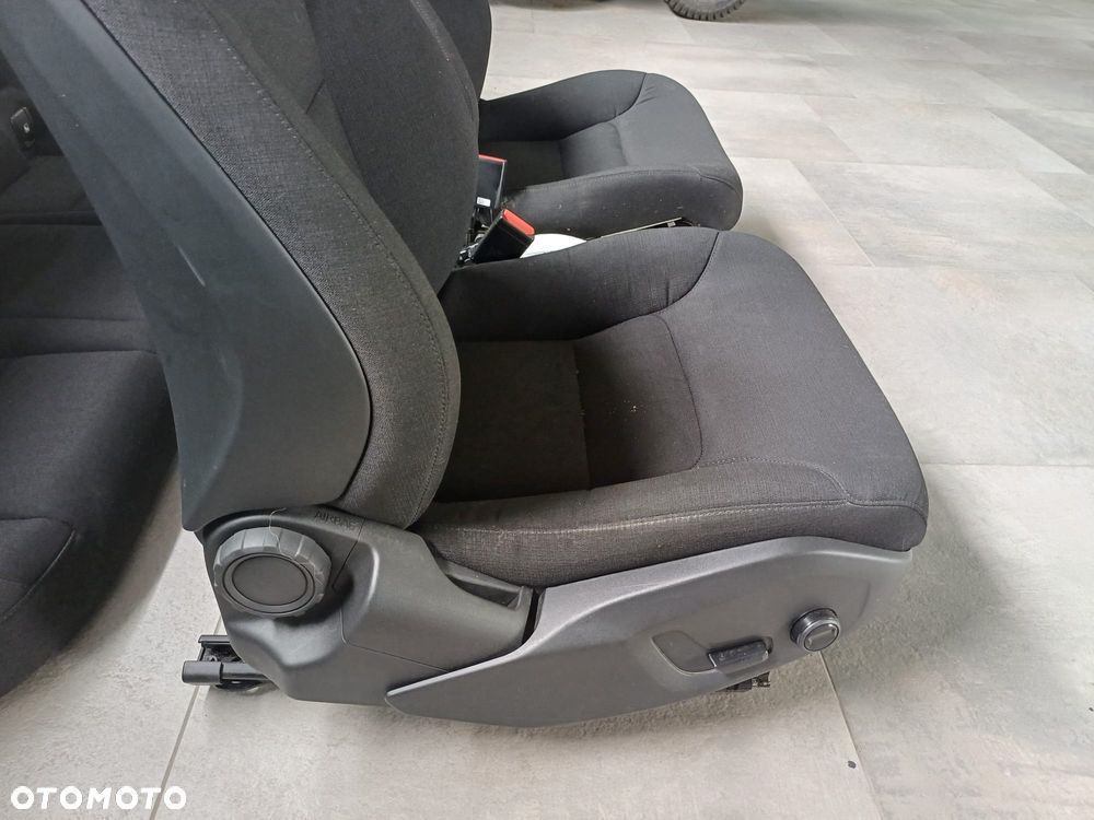 NR 71 Fotele przednie, napinacze, el. lędźwie, podłokietnik Volvo V60 2020 - 5