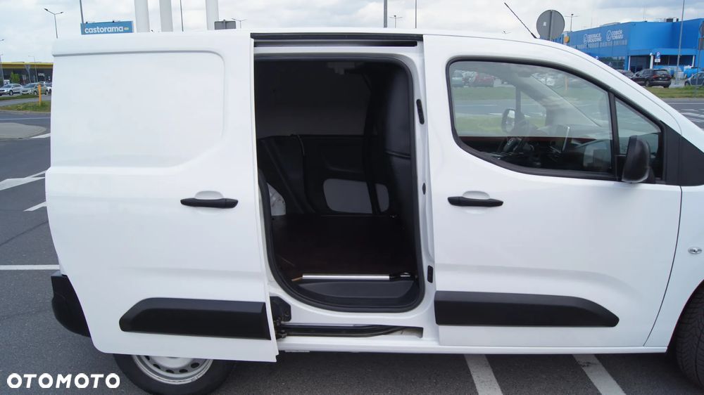 Opel COMBO - 11