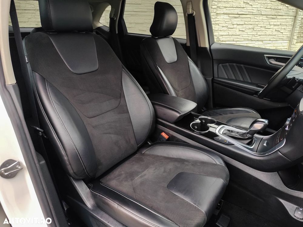 Ford Edge 2.0 TDCi Bi-Turbo 4x4 Sport - 36