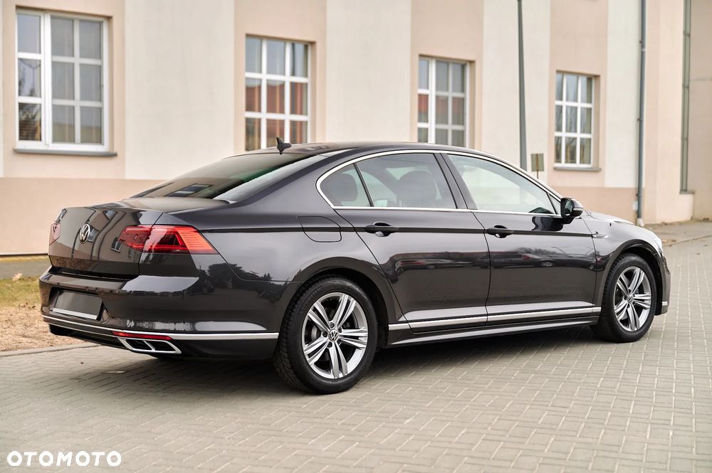 Volkswagen Passat - 4