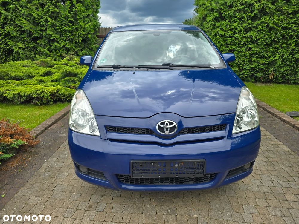 Toyota Corolla Verso 2.2 D-4D X - 10