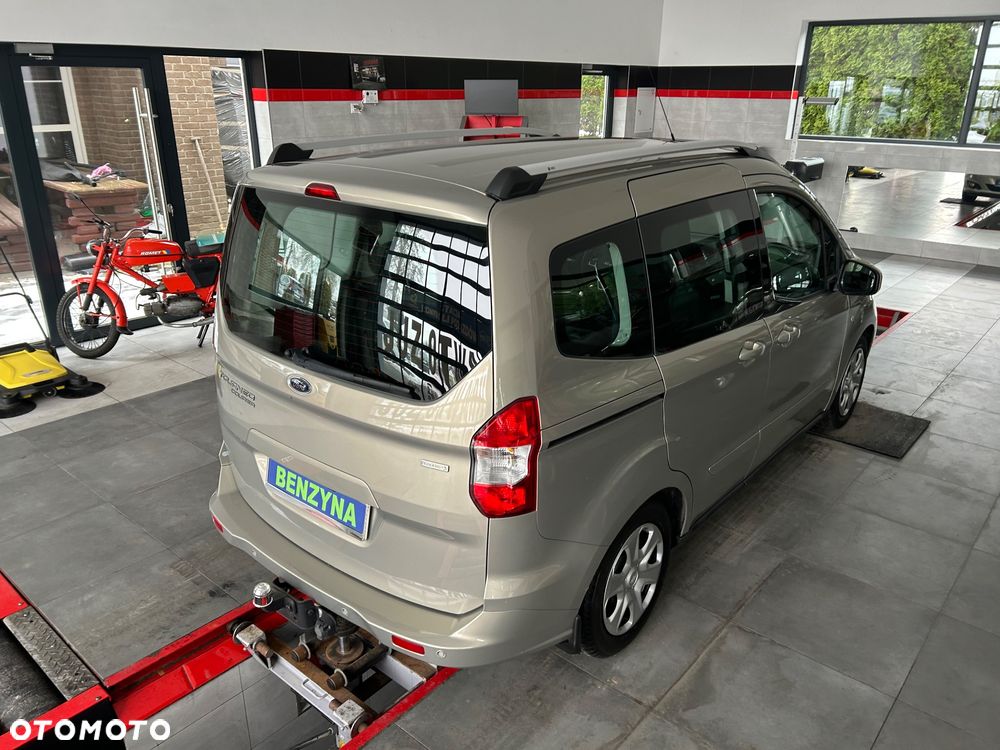 Ford Tourneo Courier 1.0 EcoBoost S&S Ambiente - 8