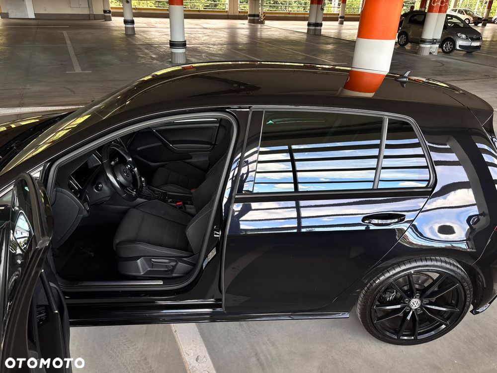 Volkswagen Golf - 32