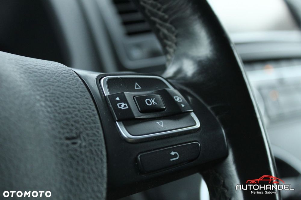 Volkswagen Multivan - 12