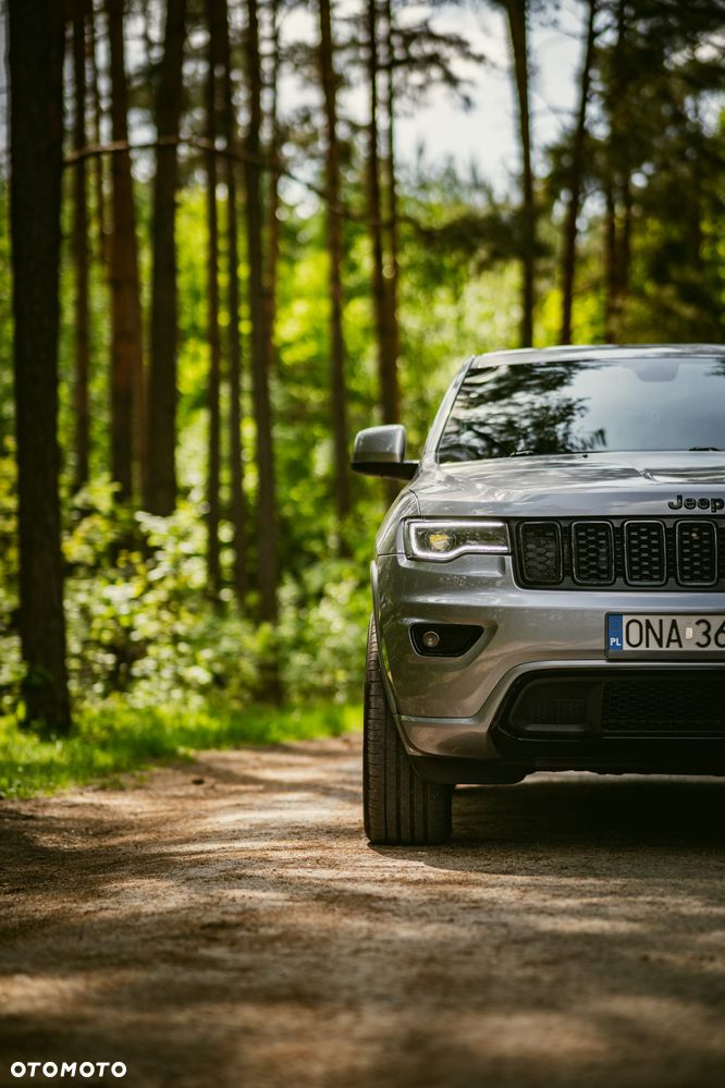 Jeep Grand Cherokee - 11