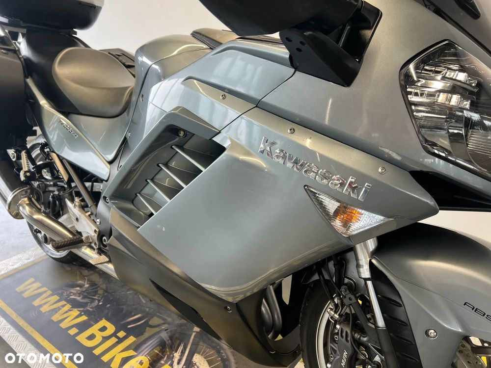 Kawasaki GTR - 24