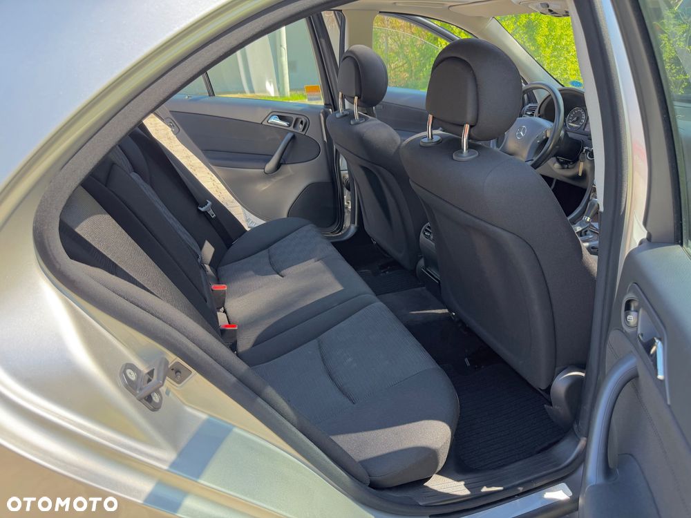 Mercedes-Benz Klasa C 180 Kompressor Automatik Classic - 16